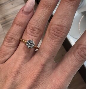 Near colorless diamond engagement Ring 💍 14k yellow gold tennis